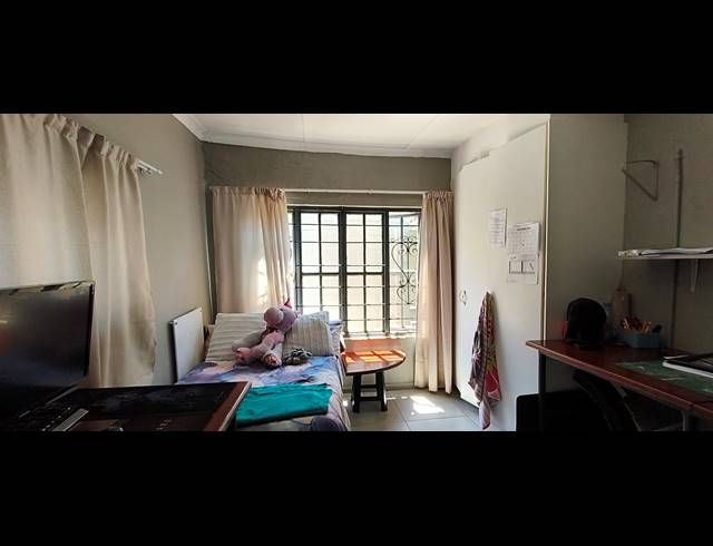 2 BEDROOM HOUSE TO LET IN AUCKLAND PARK